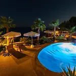 Apartment Palmezzo Beachfront With Heated Pool Trogir