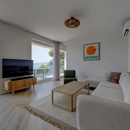 Palmezzo Beachfront With Heated Pool * טרוגיר