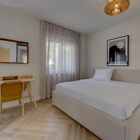 Palmezzo Beachfront With Heated Pool * טרוגיר