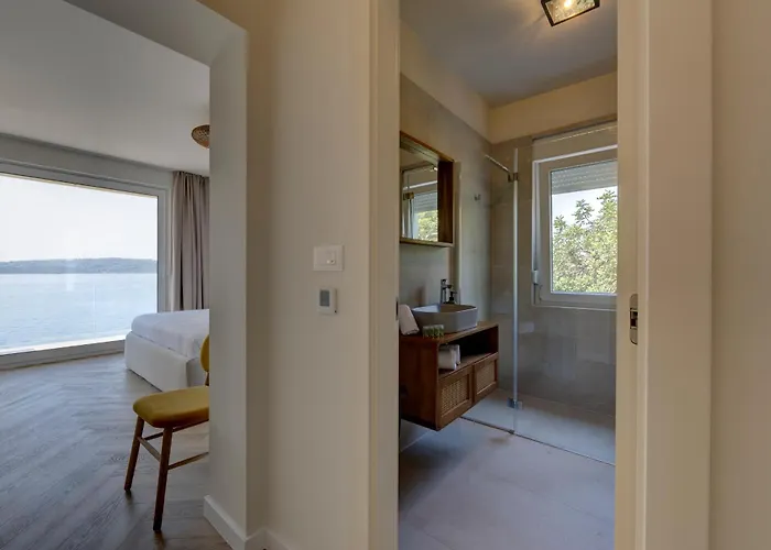 Apartman Palmezzo Beachfront With Heated Pool Trogir