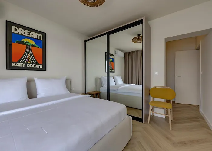 Palmezzo Beachfront With Heated Pool Apartman Trogir