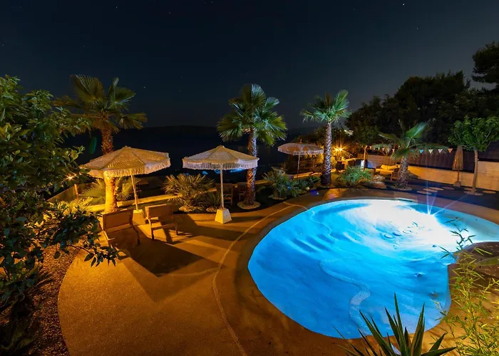 Apartman Palmezzo Beachfront With Heated Pool Trogir