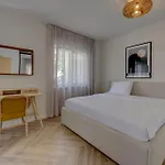 Palmezzo Beachfront With Heated Pool * Trogir