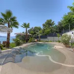 Daire Palmezzo Beachfront With Heated Pool Trogir