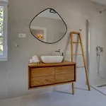 Palmezzo Beachfront With Heated Pool * Trogir