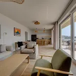 Palmezzo Beachfront With Heated Pool * Trogir