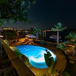 Palmezzo Beachfront With Heated Pool Trogir