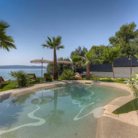 公寓 Palmezzo Beachfront With Heated Pool 特罗吉尔