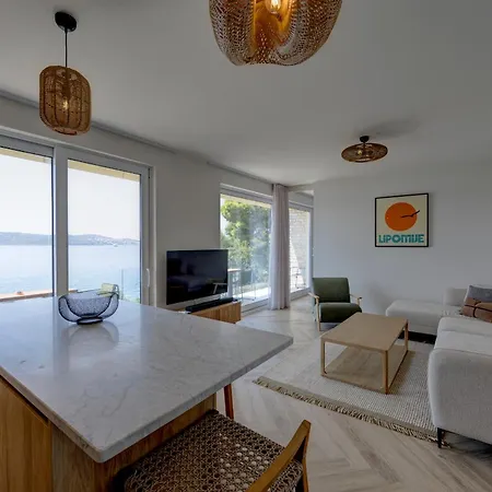 Apartamento Palmezzo Beachfront With Heated Pool
