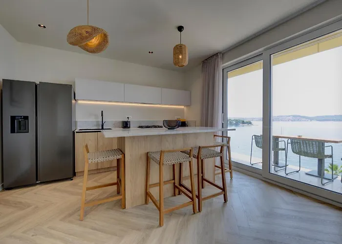 Διαμέρισμα Palmezzo Beachfront With Heated Pool Τρογκίρ