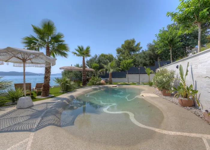 Διαμέρισμα Palmezzo Beachfront With Heated Pool Τρογκίρ