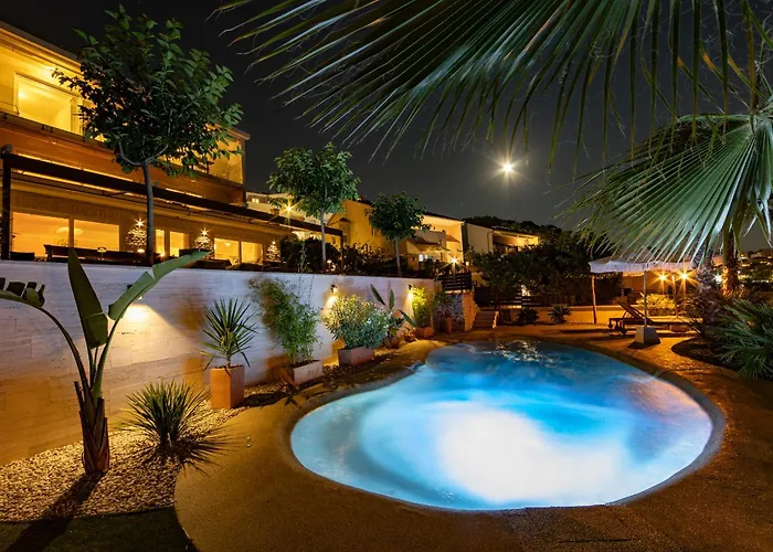 Διαμέρισμα Palmezzo Beachfront With Heated Pool