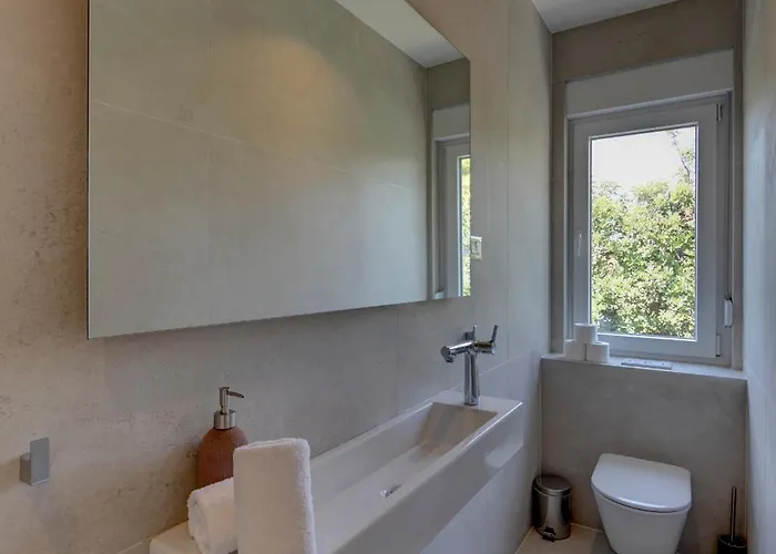 Διαμέρισμα Palmezzo Beachfront With Heated Pool *